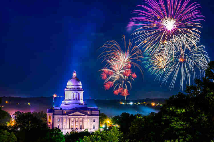 Visit Frankfort for the Holidays II